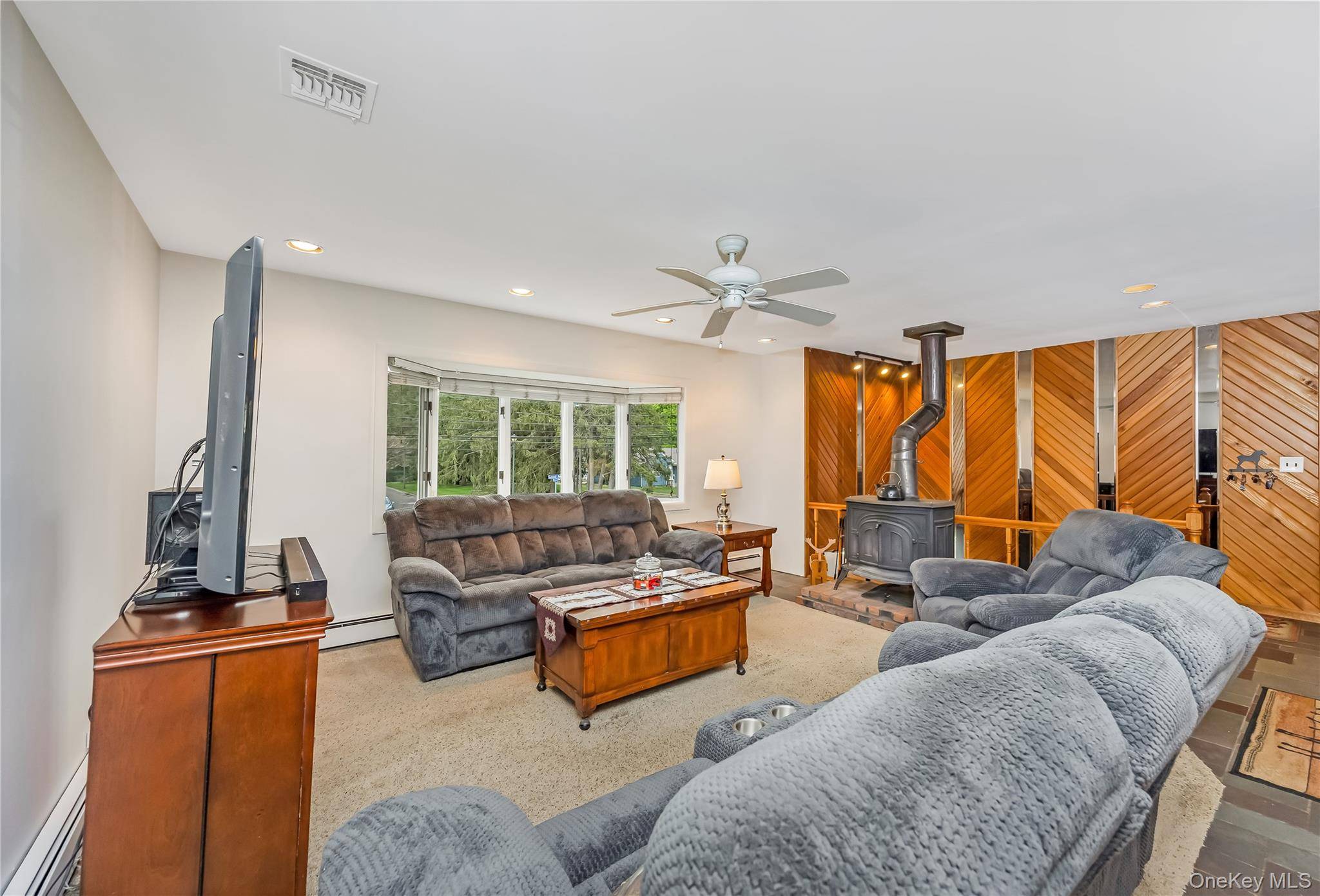 4 Bedroom Home for Sale in Bohemia - New York - USA - 7