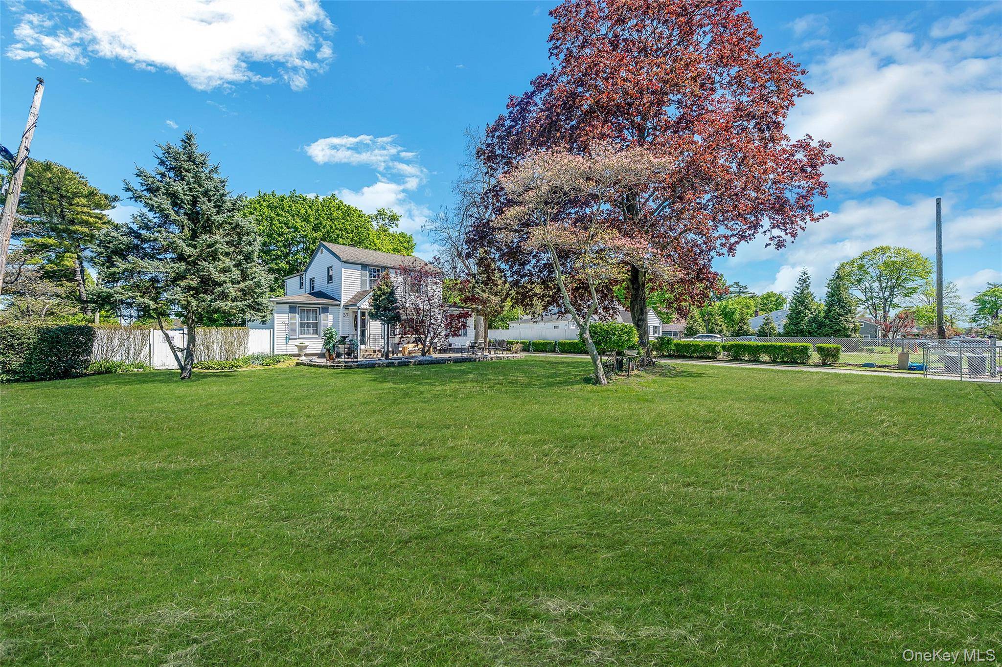 Casa de 4 Dormitorios en Venta en Brentwood - Nueva York - EE. UU. - 3