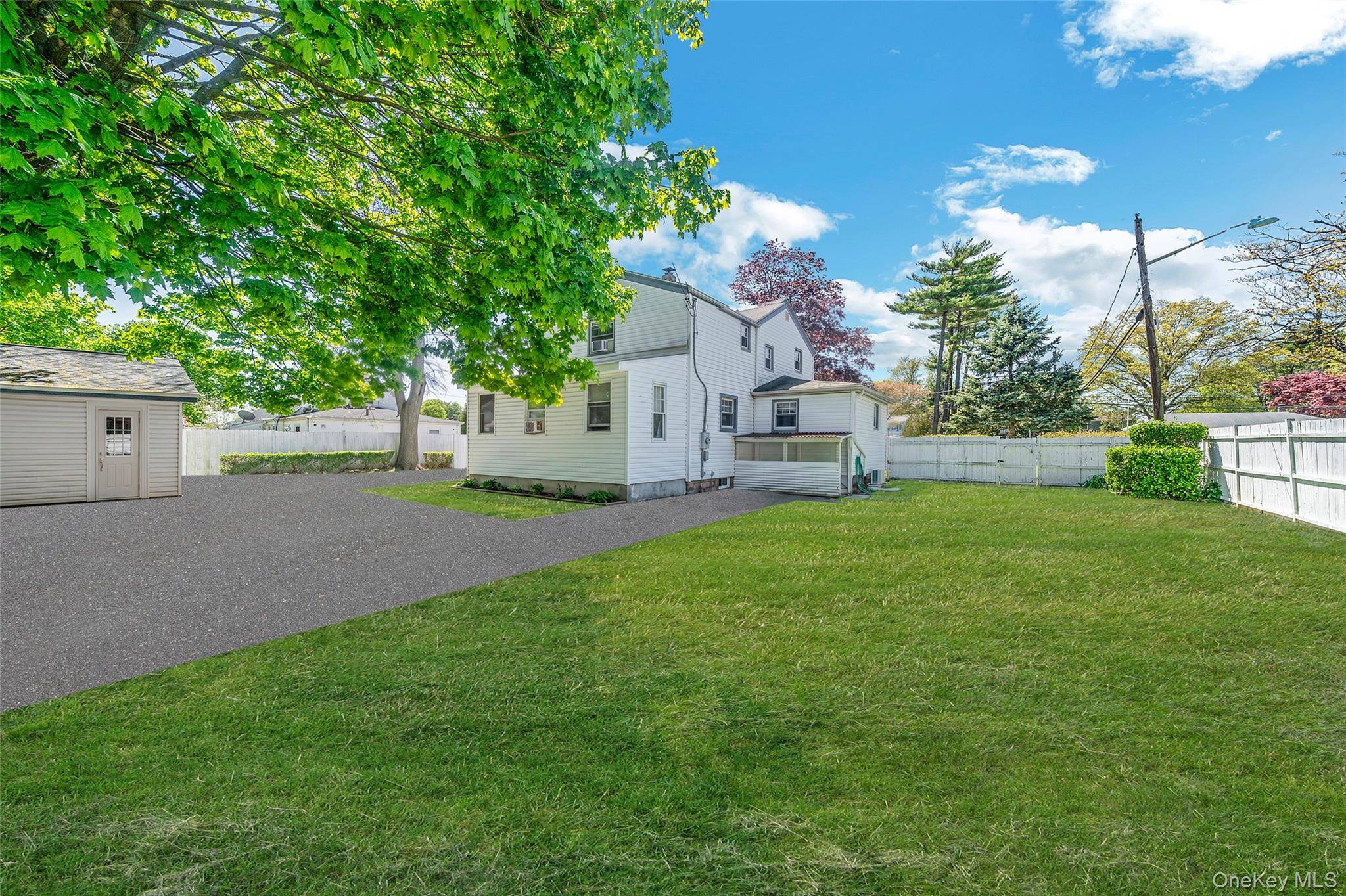 Casa de 4 Dormitorios en Venta en Brentwood - Nueva York - EE. UU. - 7