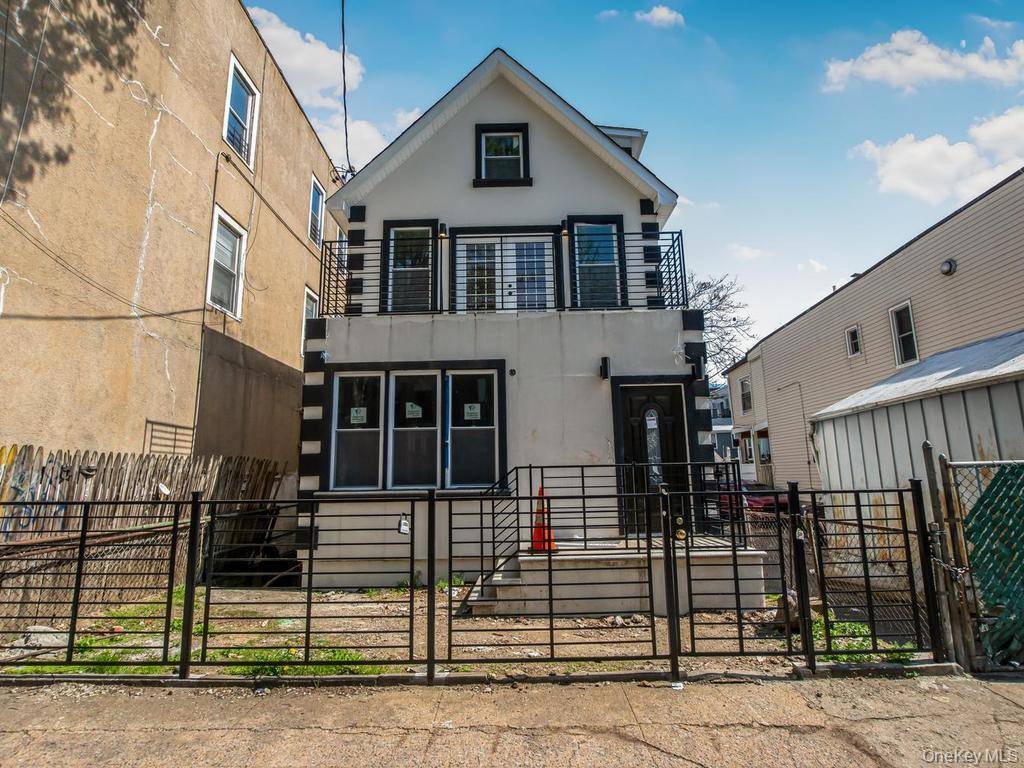 Casa com 4 Quartos à Venda em Bronx - Nova Iorque - EUA - 1