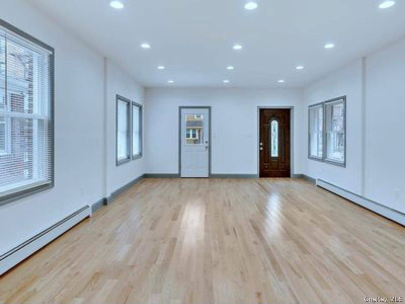 Casa com 4 Quartos à Venda em Bronx - Nova Iorque - EUA - 2