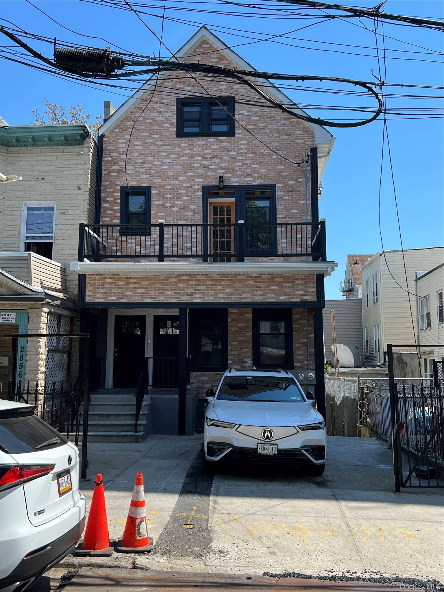 Casa de 4 Dormitorios en Venta en Bronx - Nueva York - EE. UU. - 1