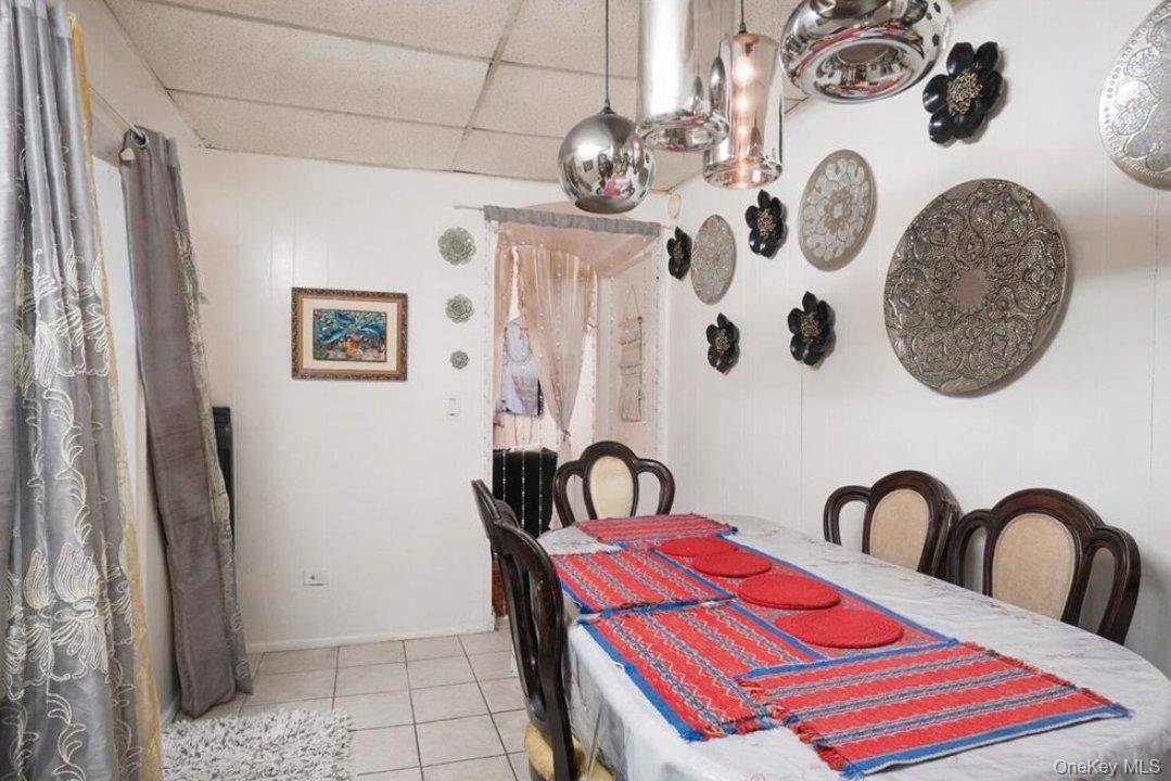 4 Bedroom Home for Sale in Bronx - New York - USA - 4