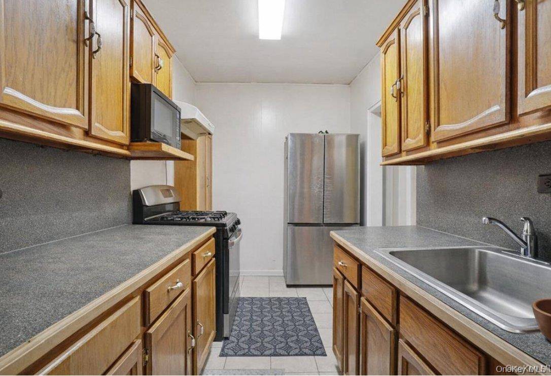 4 Bedroom Home for Sale in Bronx - New York - USA - 5
