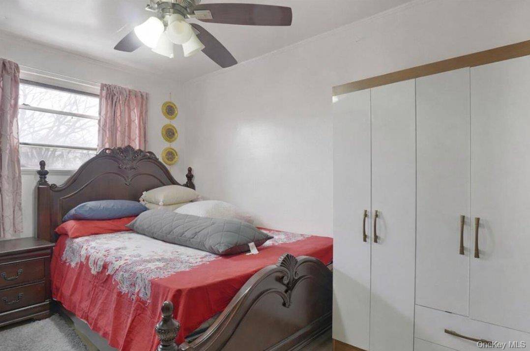4 Bedroom Home for Sale in Bronx - New York - USA - 8