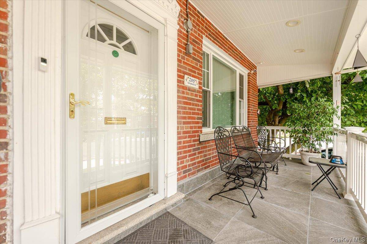 4 Bedroom Home for Sale in Bronx - New York - USA - 3