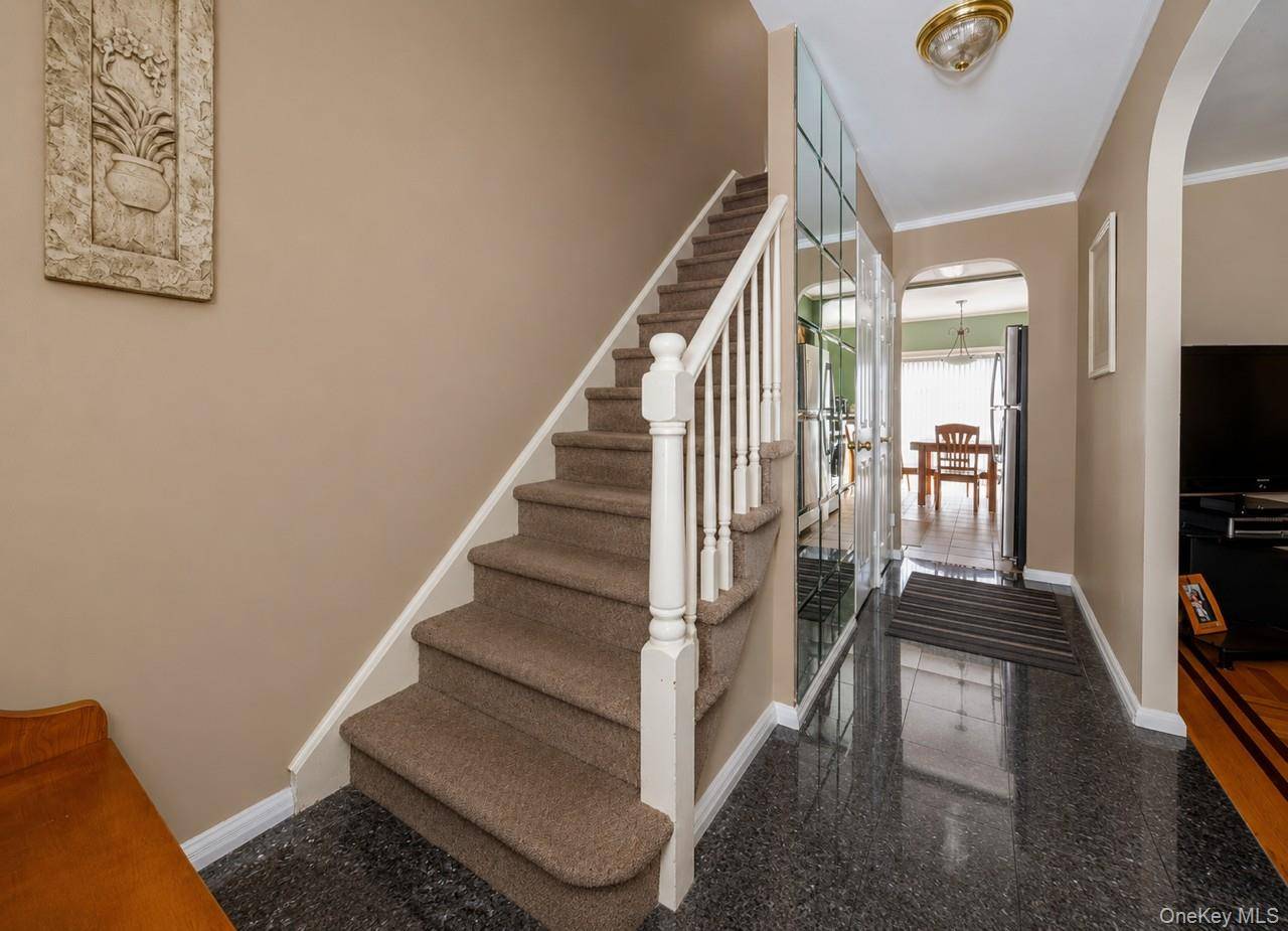 4 Bedroom Home for Sale in Bronx - New York - USA - 4