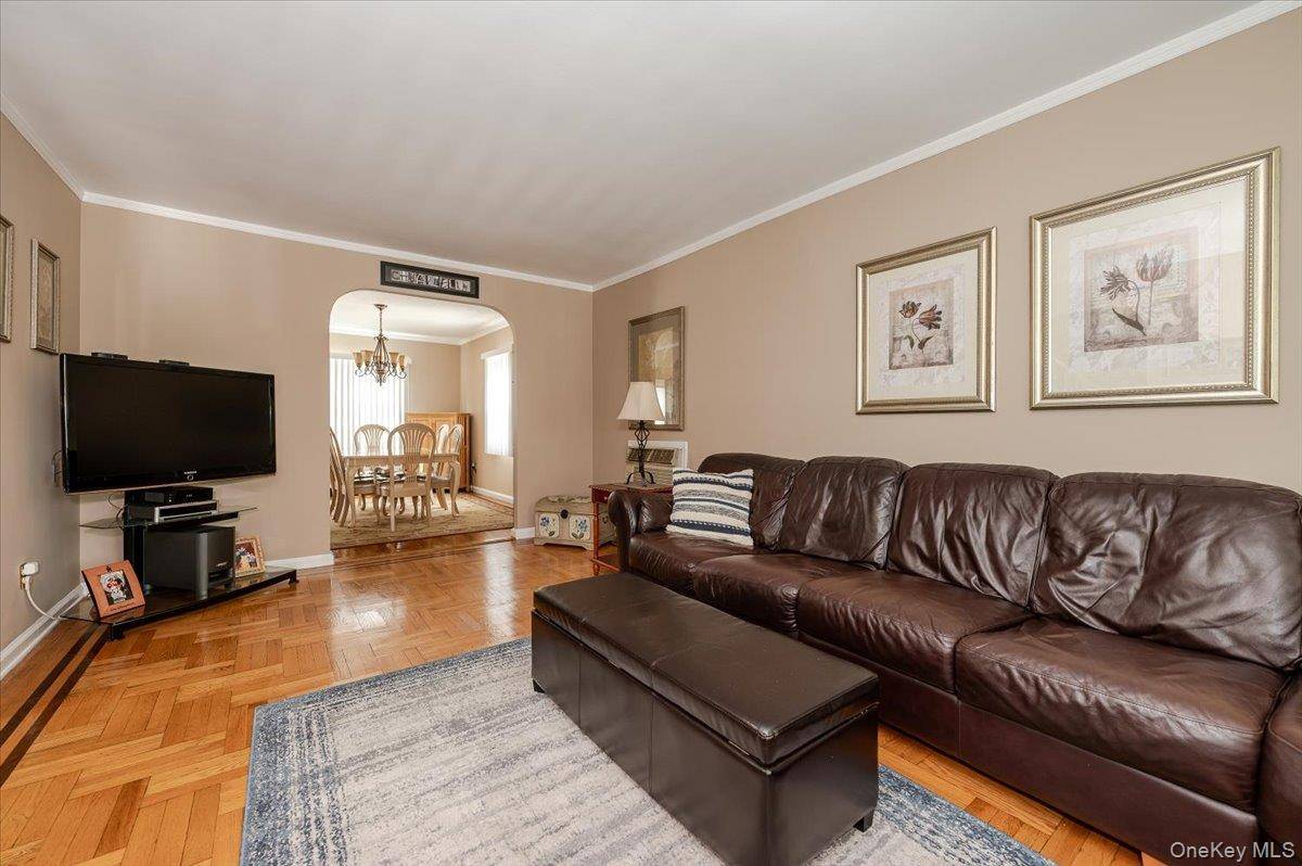 4 Bedroom Home for Sale in Bronx - New York - USA - 5