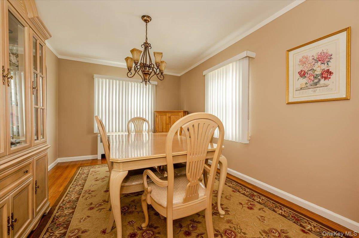 4 Bedroom Home for Sale in Bronx - New York - USA - 7
