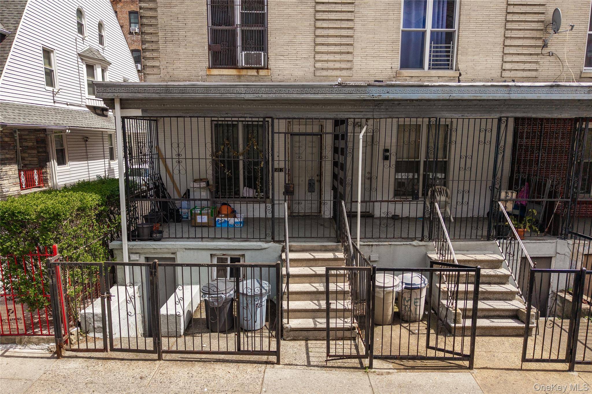 Casa com 4 Quartos à Venda em Bronx - Nova Iorque - EUA - 1