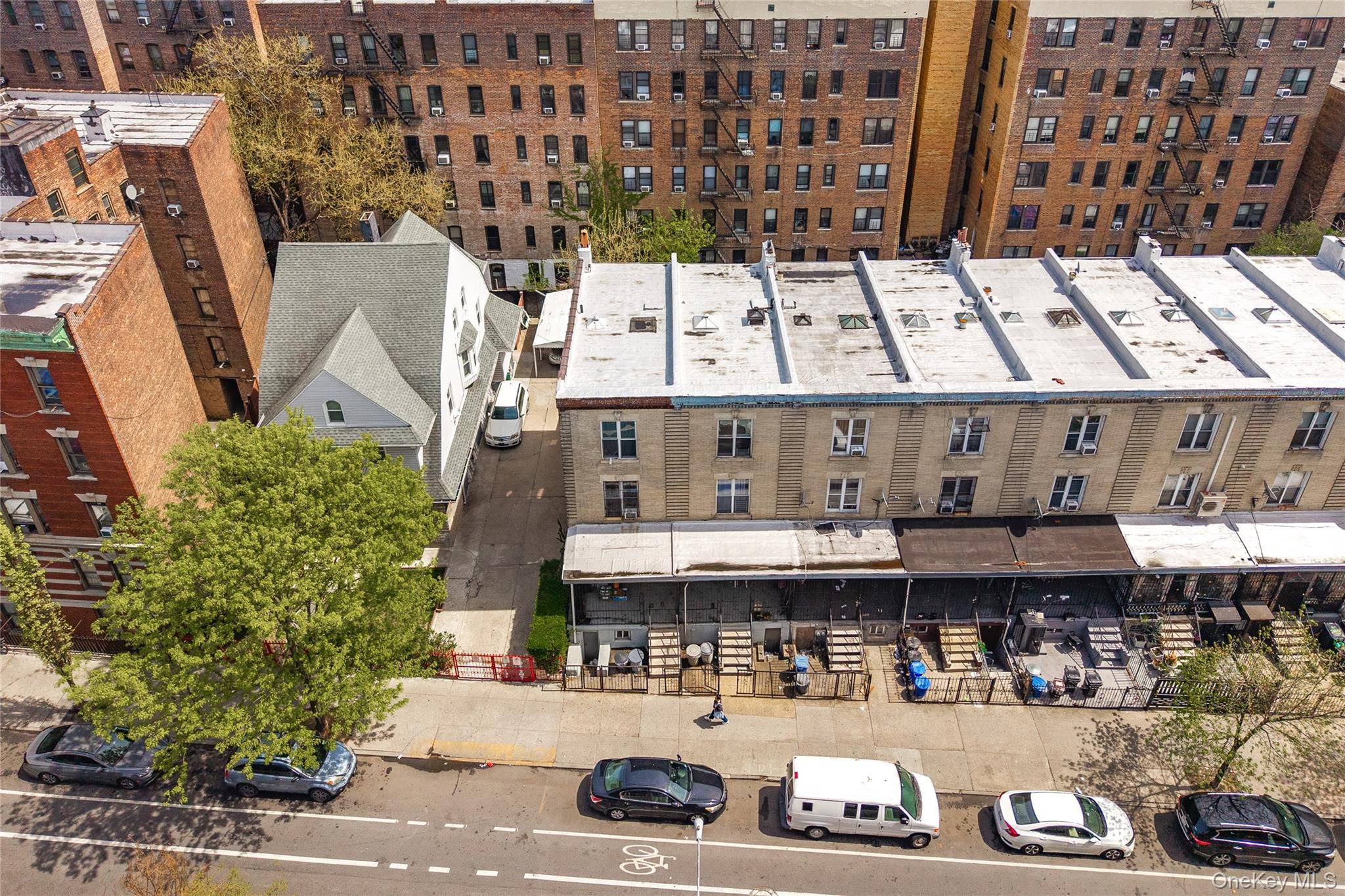 Casa com 4 Quartos à Venda em Bronx - Nova Iorque - EUA - 2