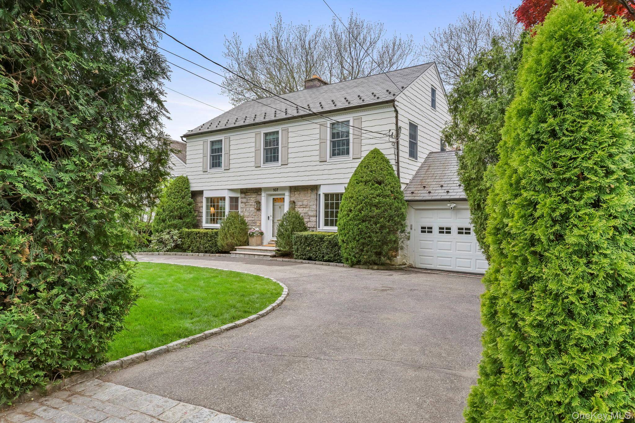 Casa de 4 Dormitorios en Venta en Bronxville - Nueva York - EE. UU. - 1