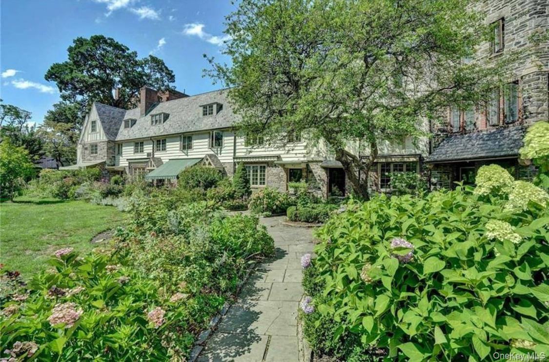 Casa com 4 Quartos à Venda em Bronxville - Nova Iorque - EUA - 2