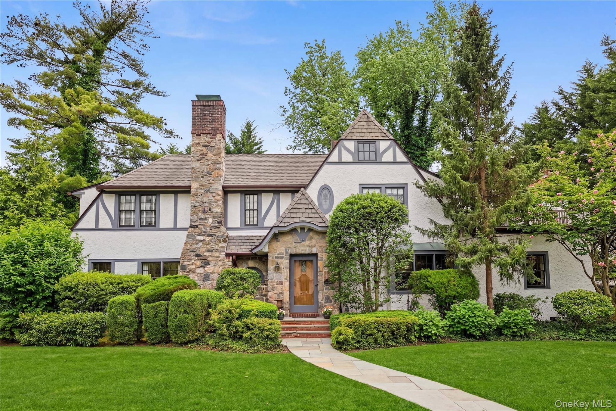 Casa com 4 Quartos à Venda em Bronxville - Nova Iorque - EUA - 1