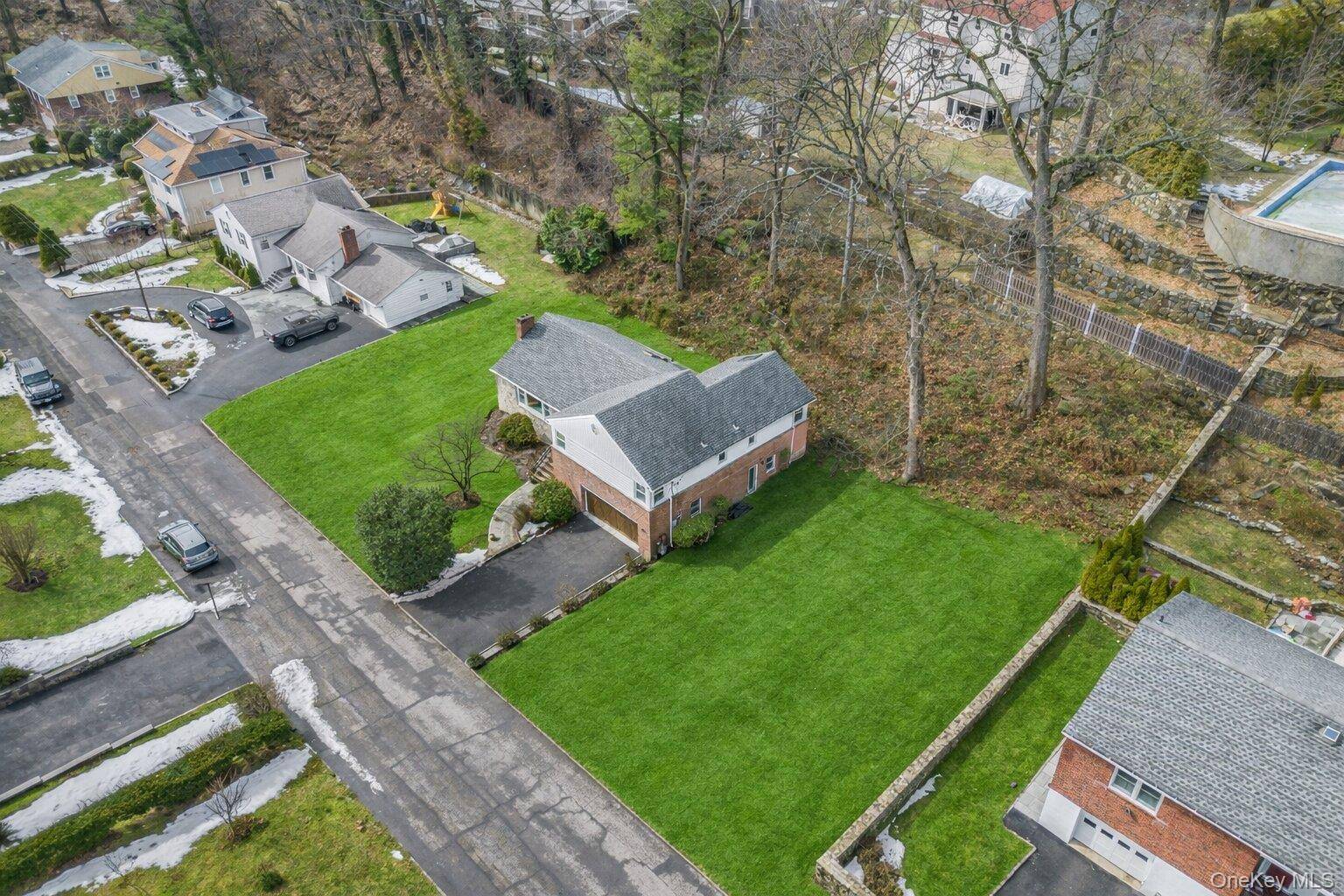 Casa com 4 Quartos à Venda em Bronxville - Nova Iorque - EUA - 1