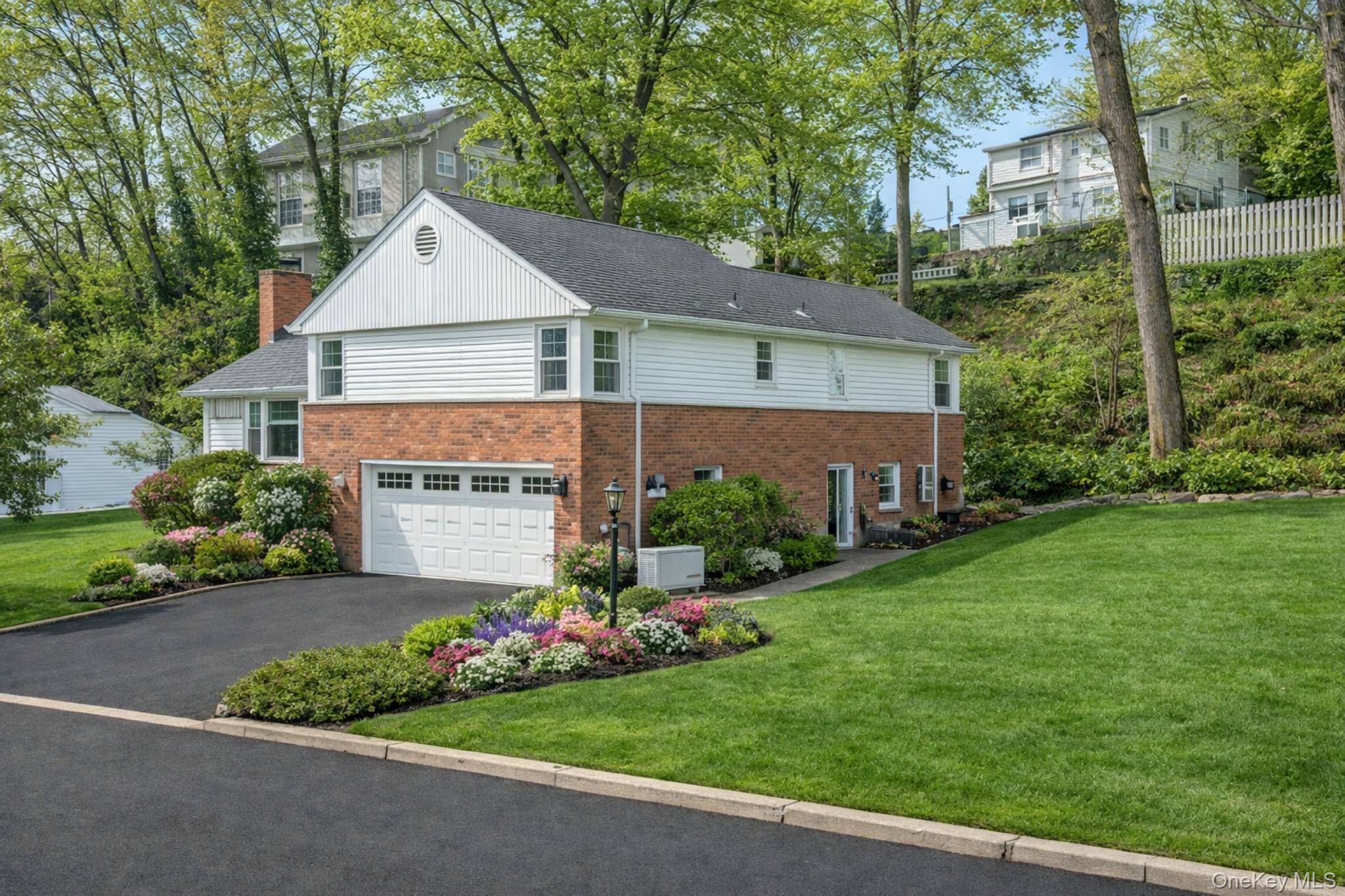 Casa com 4 Quartos à Venda em Bronxville - Nova Iorque - EUA - 2