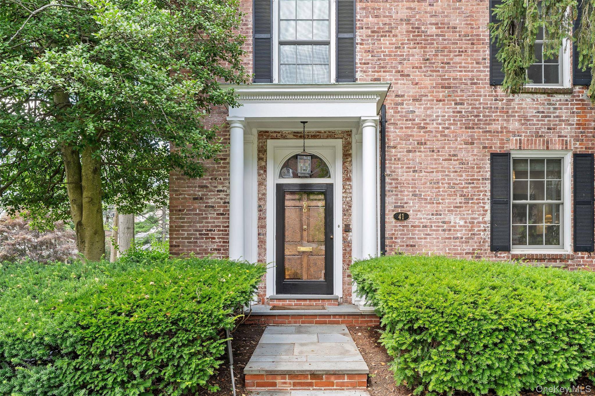 Casa de 4 Dormitorios en Venta en Bronxville - Nueva York - EE. UU. - 1