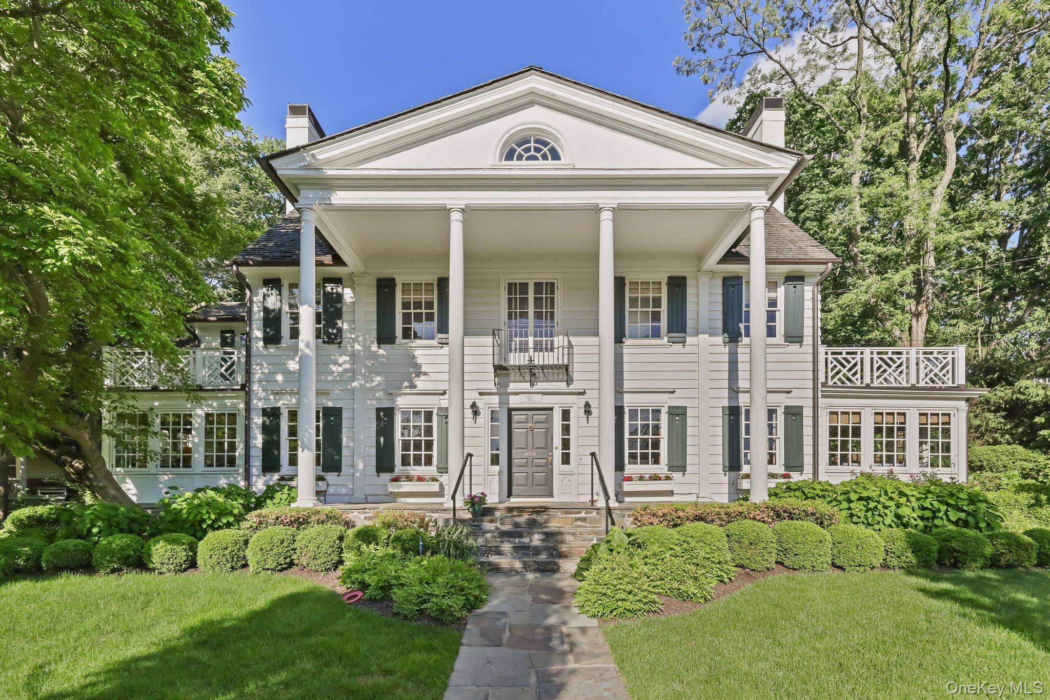 Casa de 4 Dormitorios en Venta en Bronxville - Nueva York - EE. UU. - 1