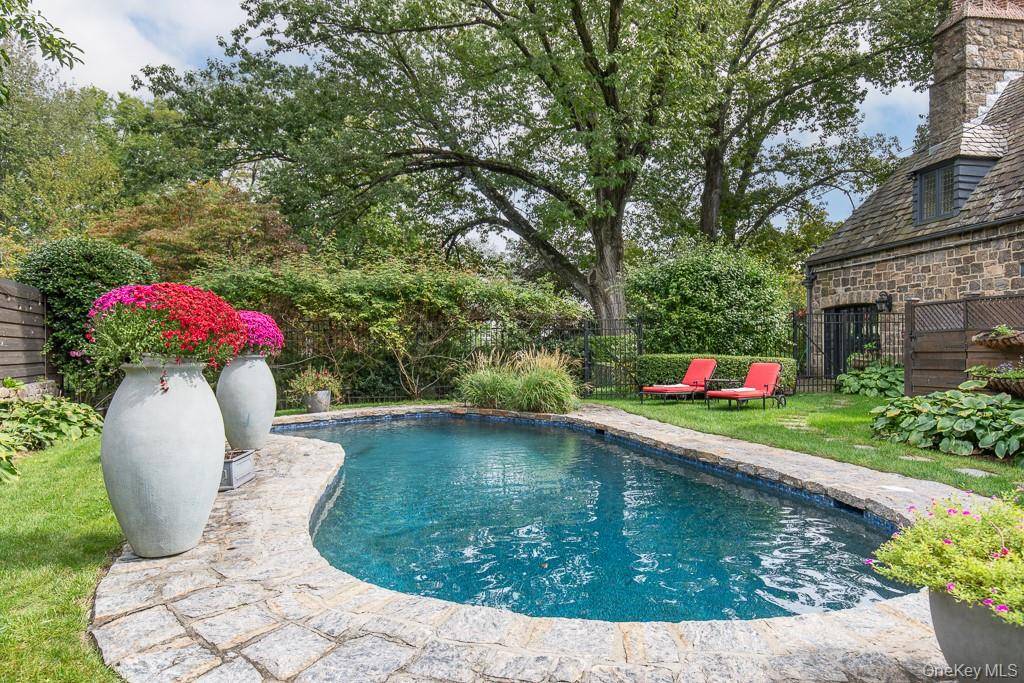 Casa de 4 Dormitorios en Venta en Bronxville - Nueva York - EE. UU. - 2