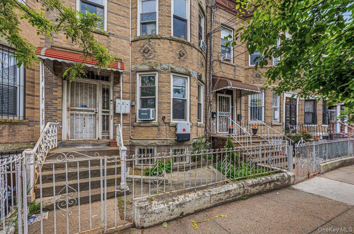 Casa com 4 Quartos à Venda em Brooklyn - Nova Iorque - EUA - 2
