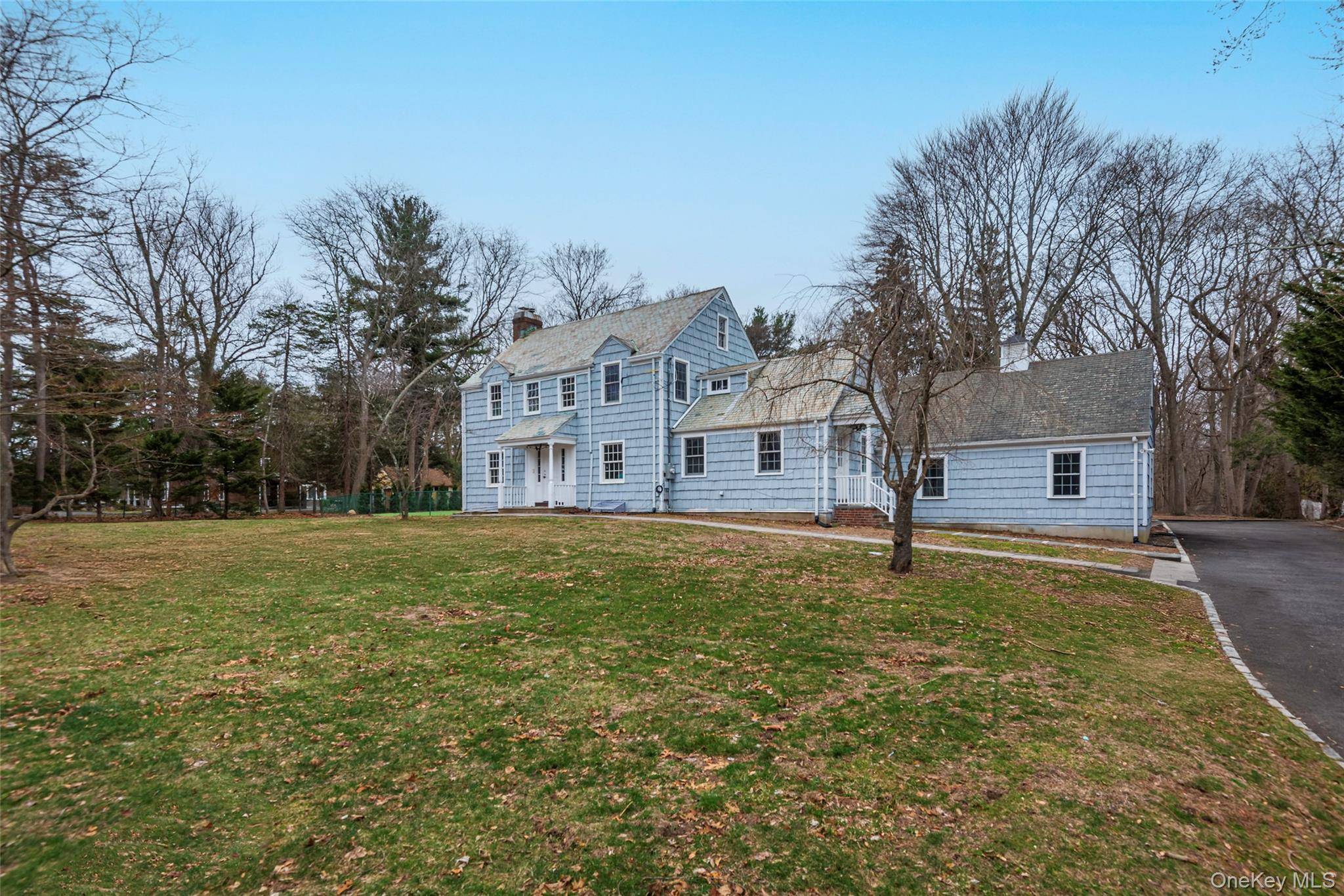 Casa de 4 Dormitorios en Venta en Brookville - Nueva York - EE. UU. - 1