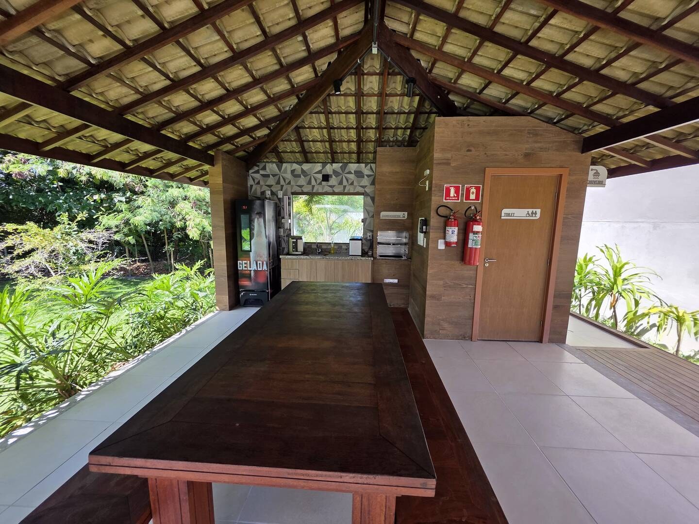 Casa com 4 Quartos à Venda em Camaçari - Bahia - Brasil - 5