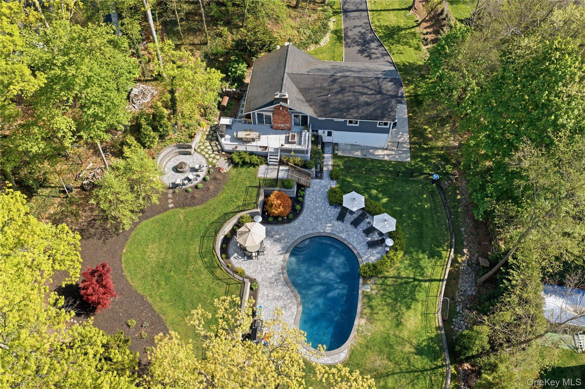 Casa de 4 Dormitorios en Venta en Centerport - Nueva York - EE. UU. - 2