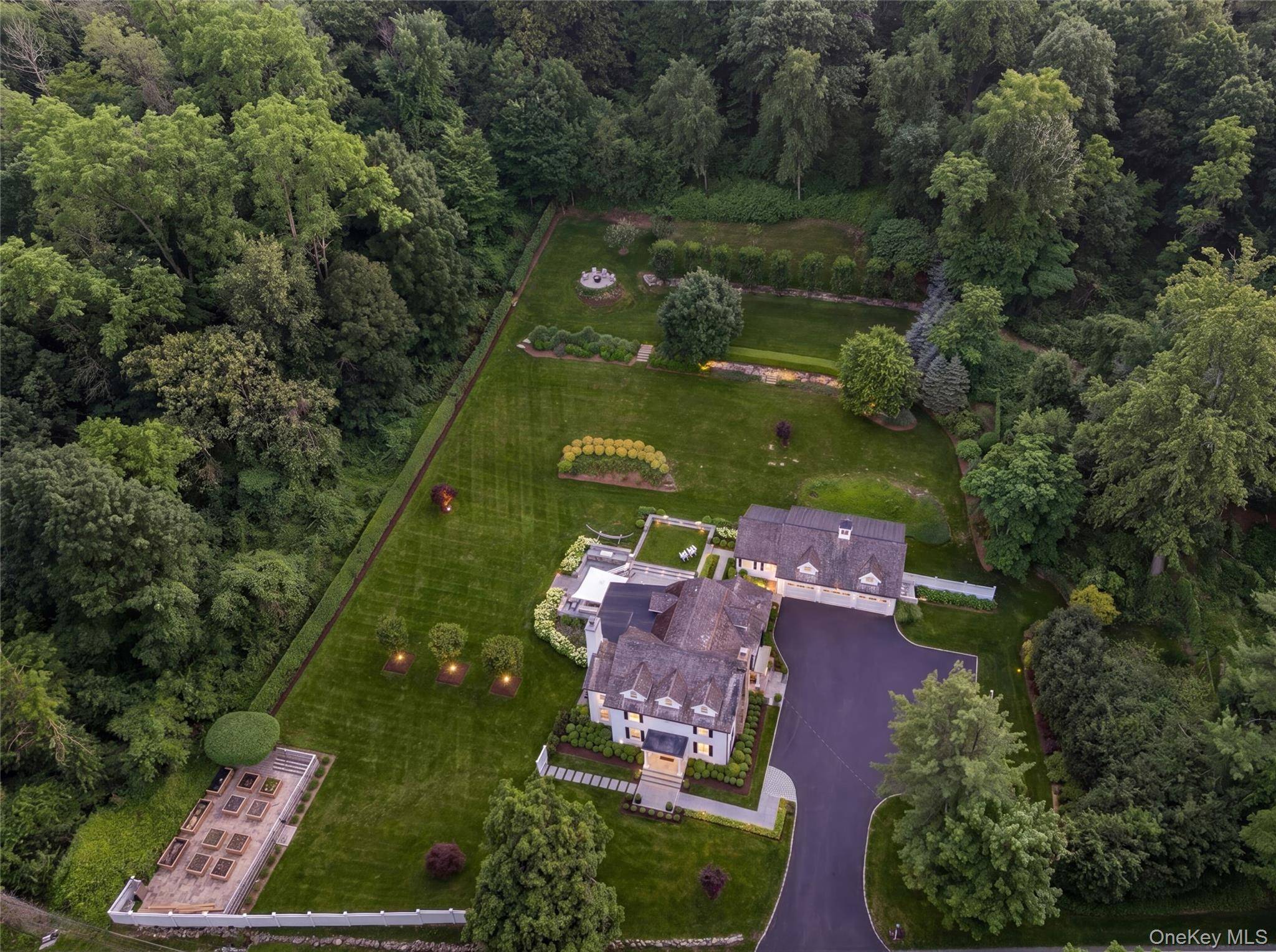 Casa com 4 Quartos à Venda em Chappaqua - Nova Iorque - EUA - 1