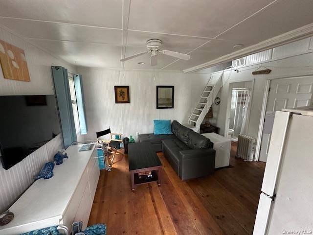 Casa de 4 Dormitorios en Venta en Cherry Grove, Fire Island, NY - 6