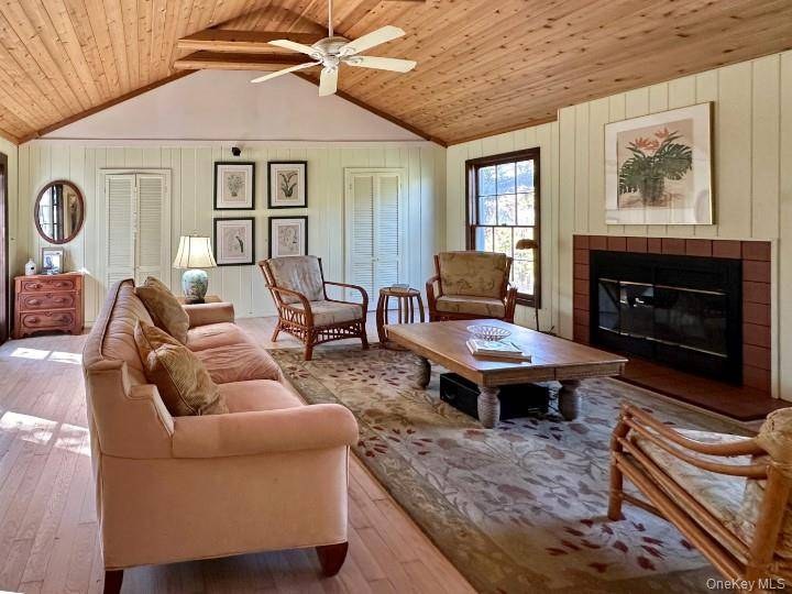 Casa com 4 Quartos à Venda em Cherry Grove - Nova Iorque - EUA - 5