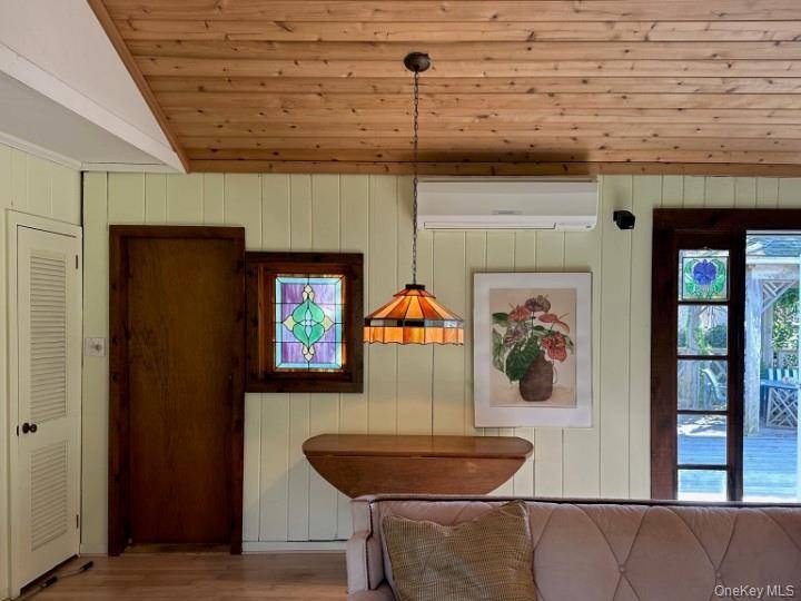 Casa com 4 Quartos à Venda em Cherry Grove - Nova Iorque - EUA - 6