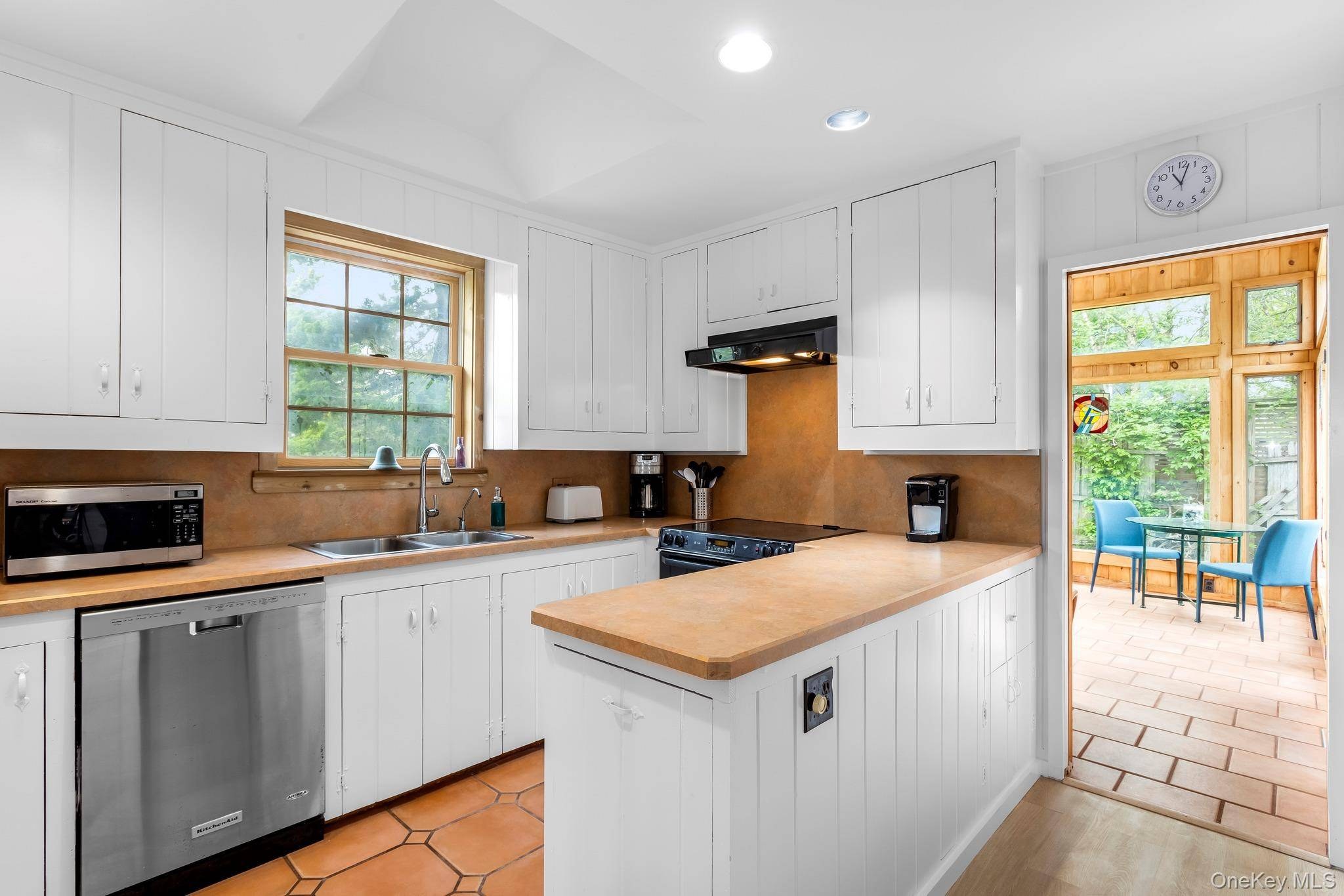 Casa com 4 Quartos à Venda em Cherry Grove - Nova Iorque - EUA - 8