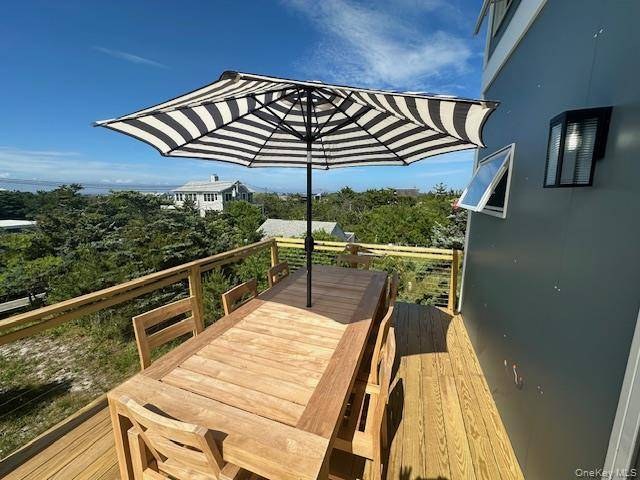 Casa com 4 Quartos à Venda em Cherry Grove - Nova Iorque - EUA - 7