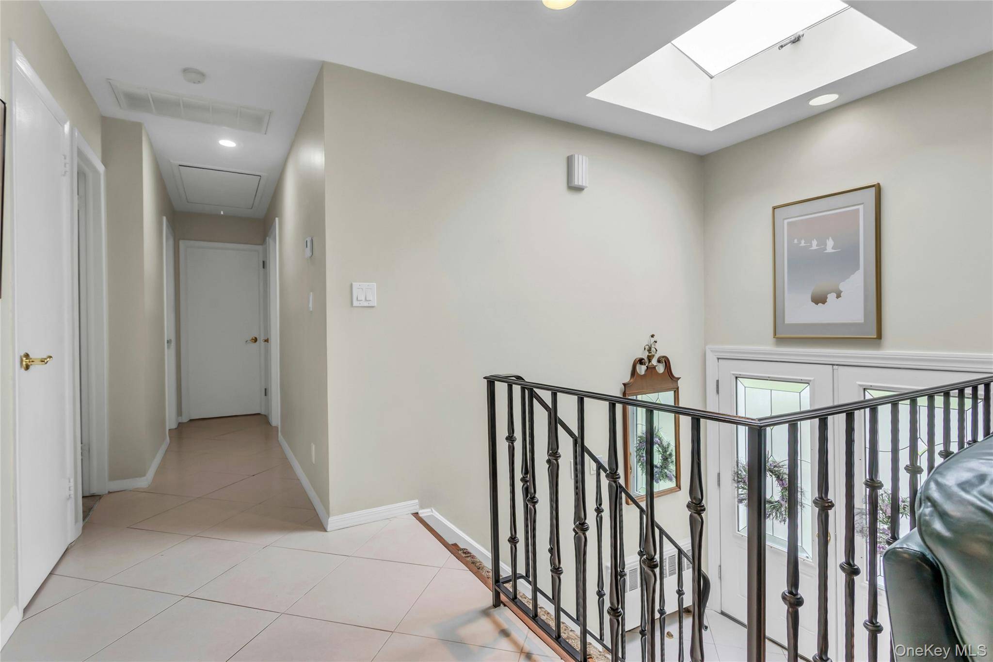 4 Bedroom Home for Sale in Commack - New York - USA - 6