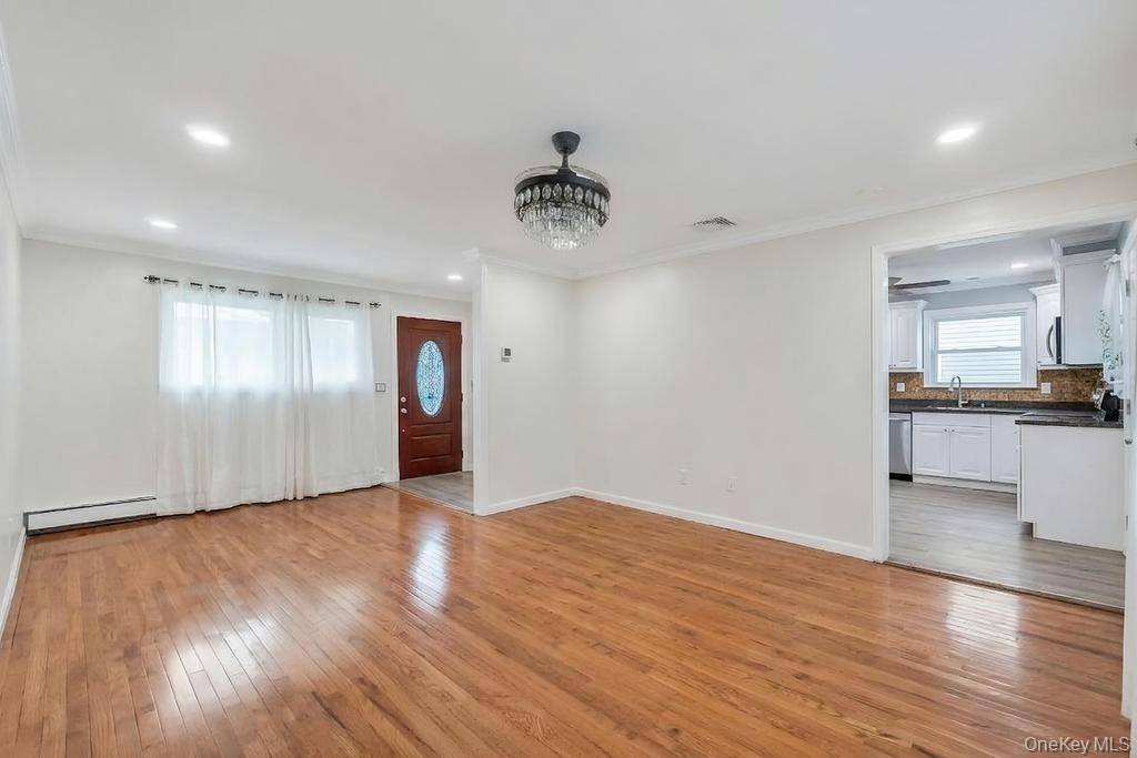 Casa com 4 Quartos à Venda em Copiague - Nova Iorque - EUA - 8
