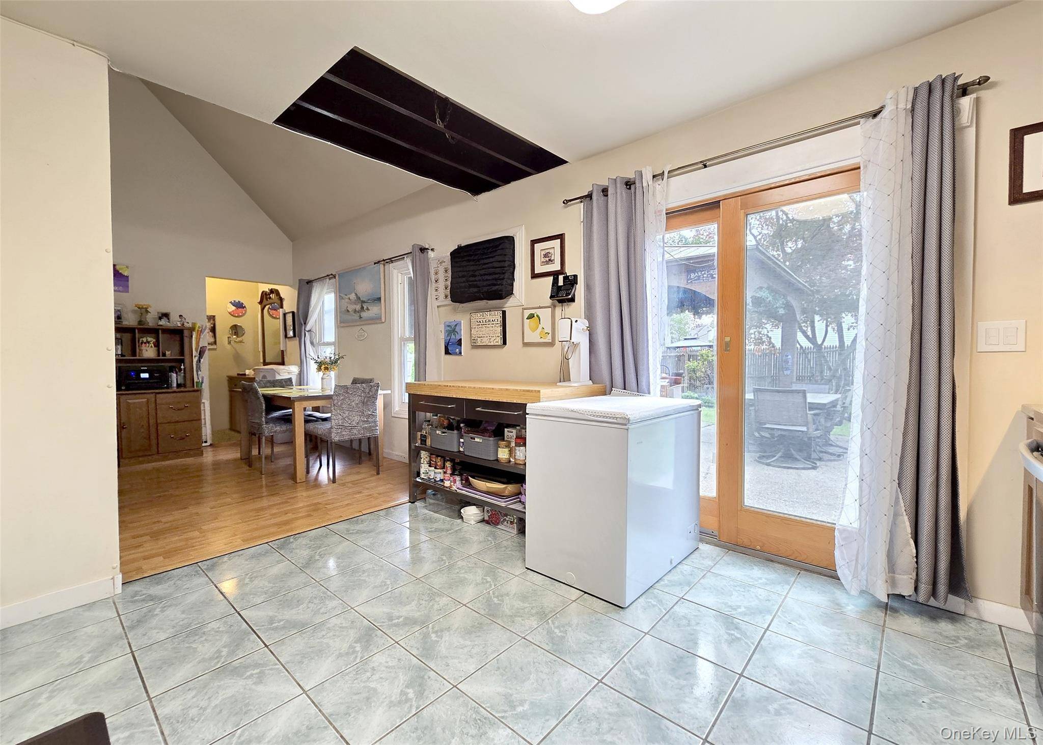 Casa com 4 Quartos à Venda em Coram - Nova Iorque - EUA - 7