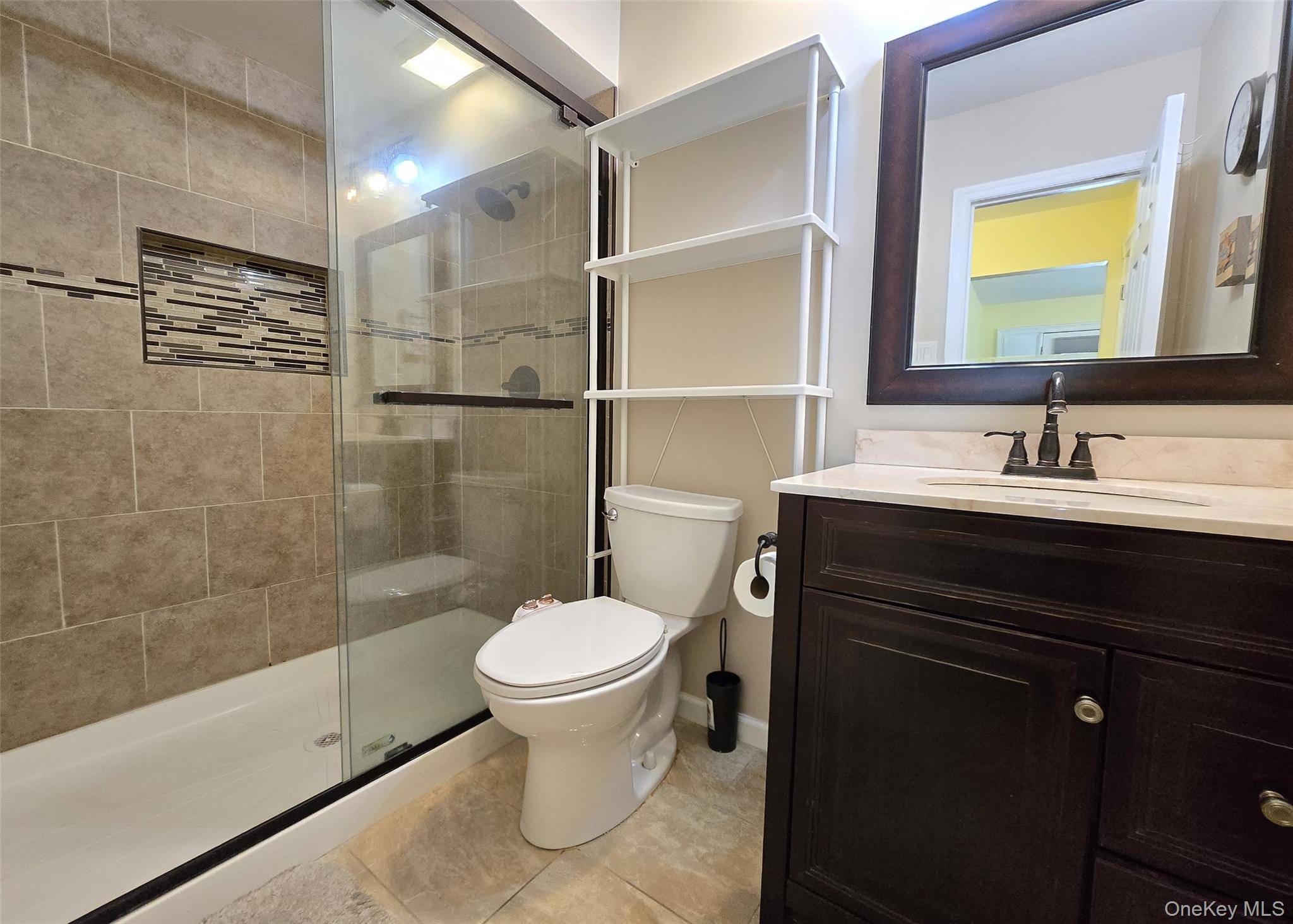 Casa com 4 Quartos à Venda em Coram - Nova Iorque - EUA - 8