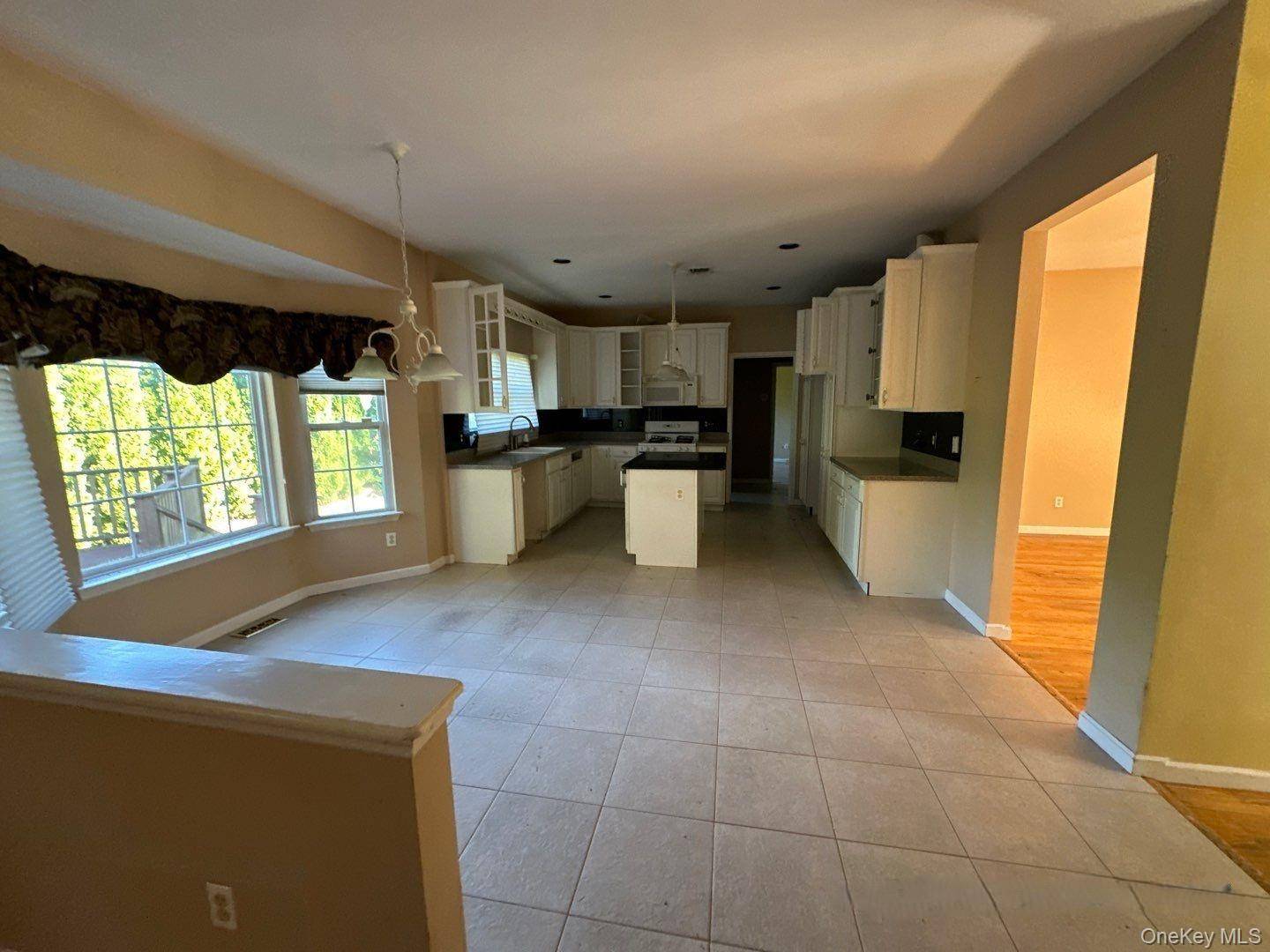 Casa de 4 Dormitorios en Venta en Coram - Nueva York - EE. UU. - 6