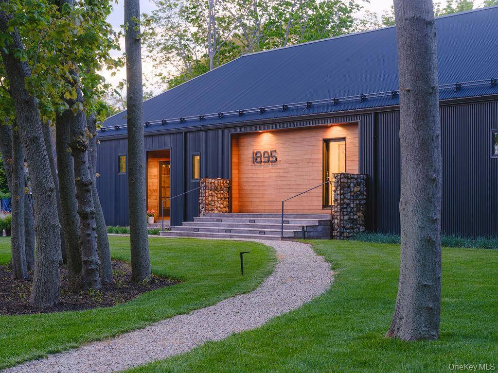 4 Bedroom Home for Sale in Cutchogue - New York - USA - 4