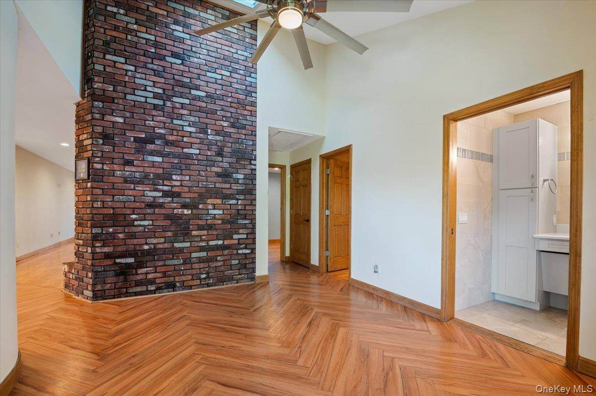 Casa com 4 Quartos à Venda em Dix Hills - Nova Iorque - EUA - 2