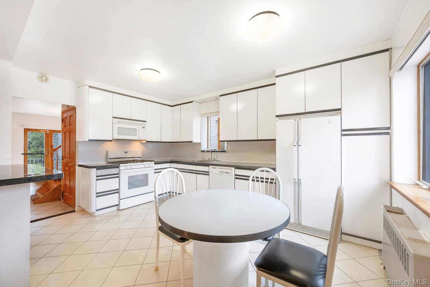 4 Bedroom Home for Sale in East Elmhurst - New York - USA - 6