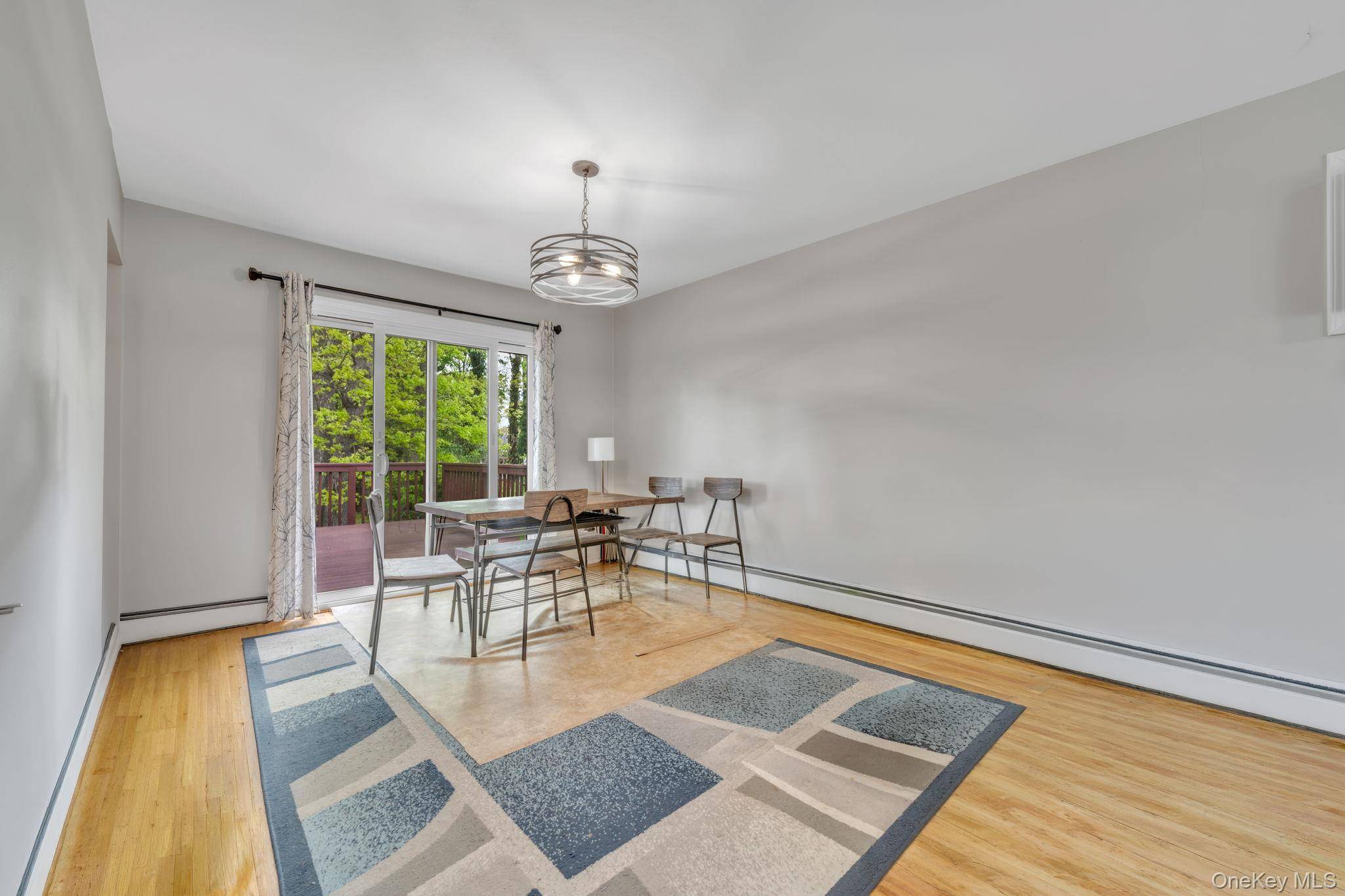 4 Bedroom Home for Sale in East Islip - New York - USA - 4