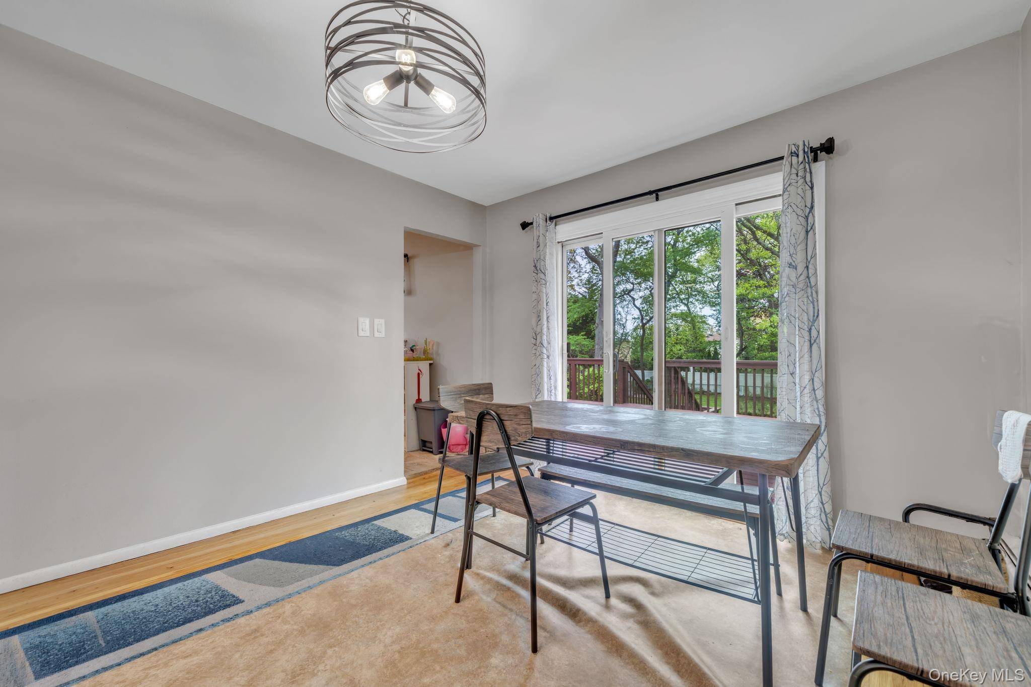 4 Bedroom Home for Sale in East Islip - New York - USA - 5