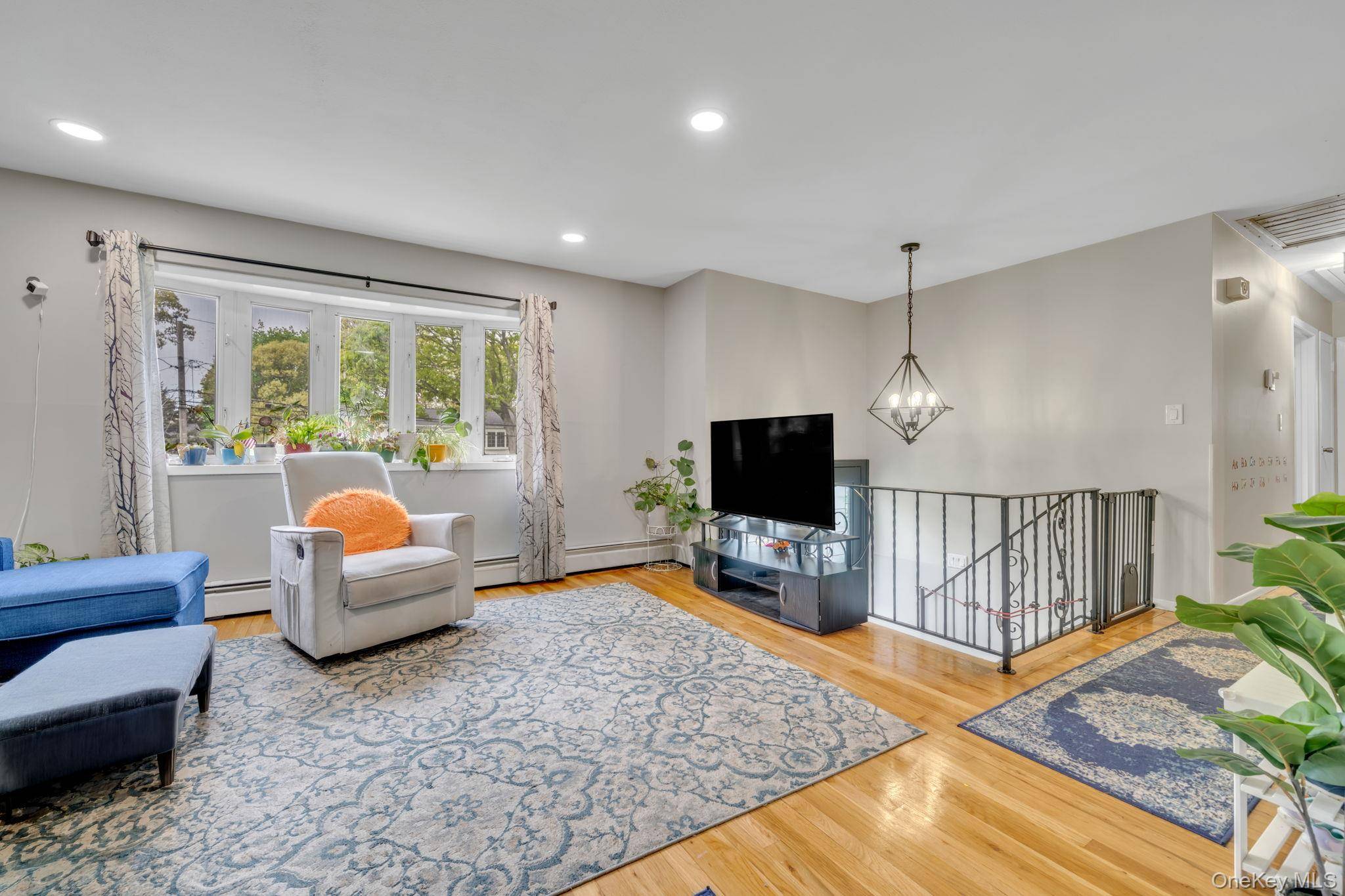 4 Bedroom Home for Sale in East Islip - New York - USA - 6