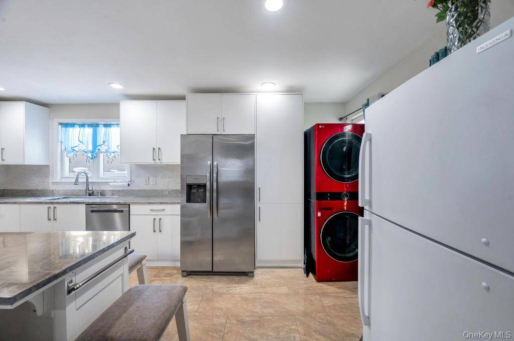 Casa com 4 Quartos à Venda em East Meadow - Nova Iorque - EUA - 7