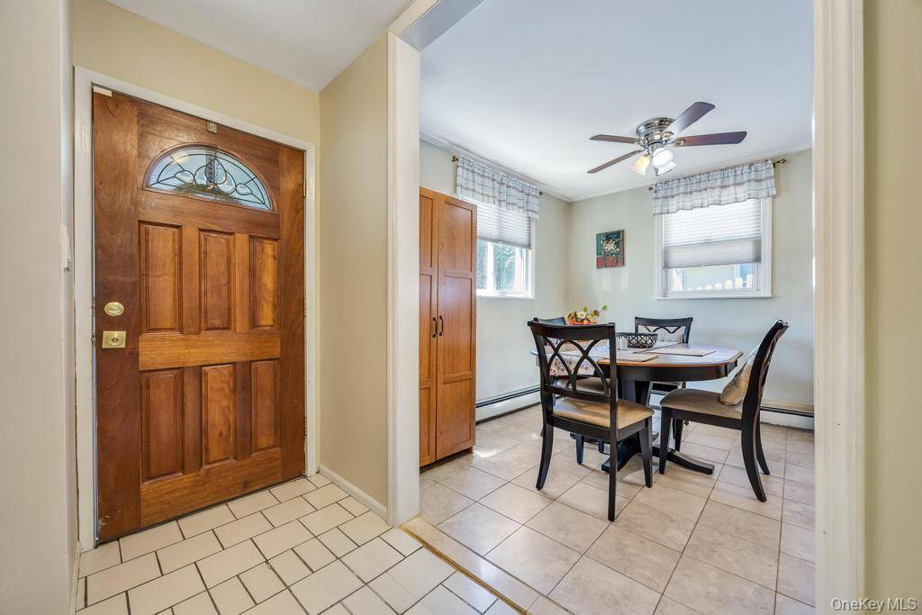 Casa de 4 Dormitorios en Venta en East Meadow - Nueva York - EE. UU. - 6