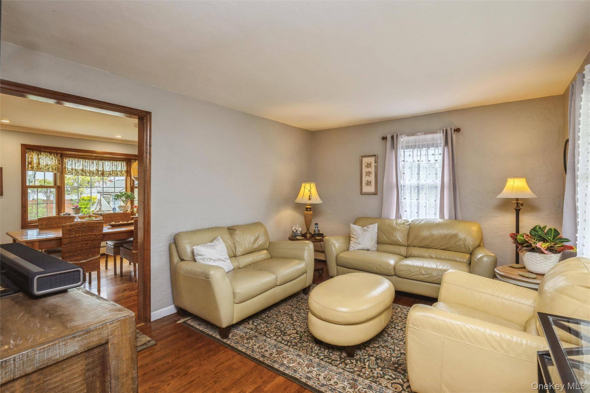 Casa de 4 Dormitorios en Venta en East Meadow - Nueva York - EE. UU. - 4
