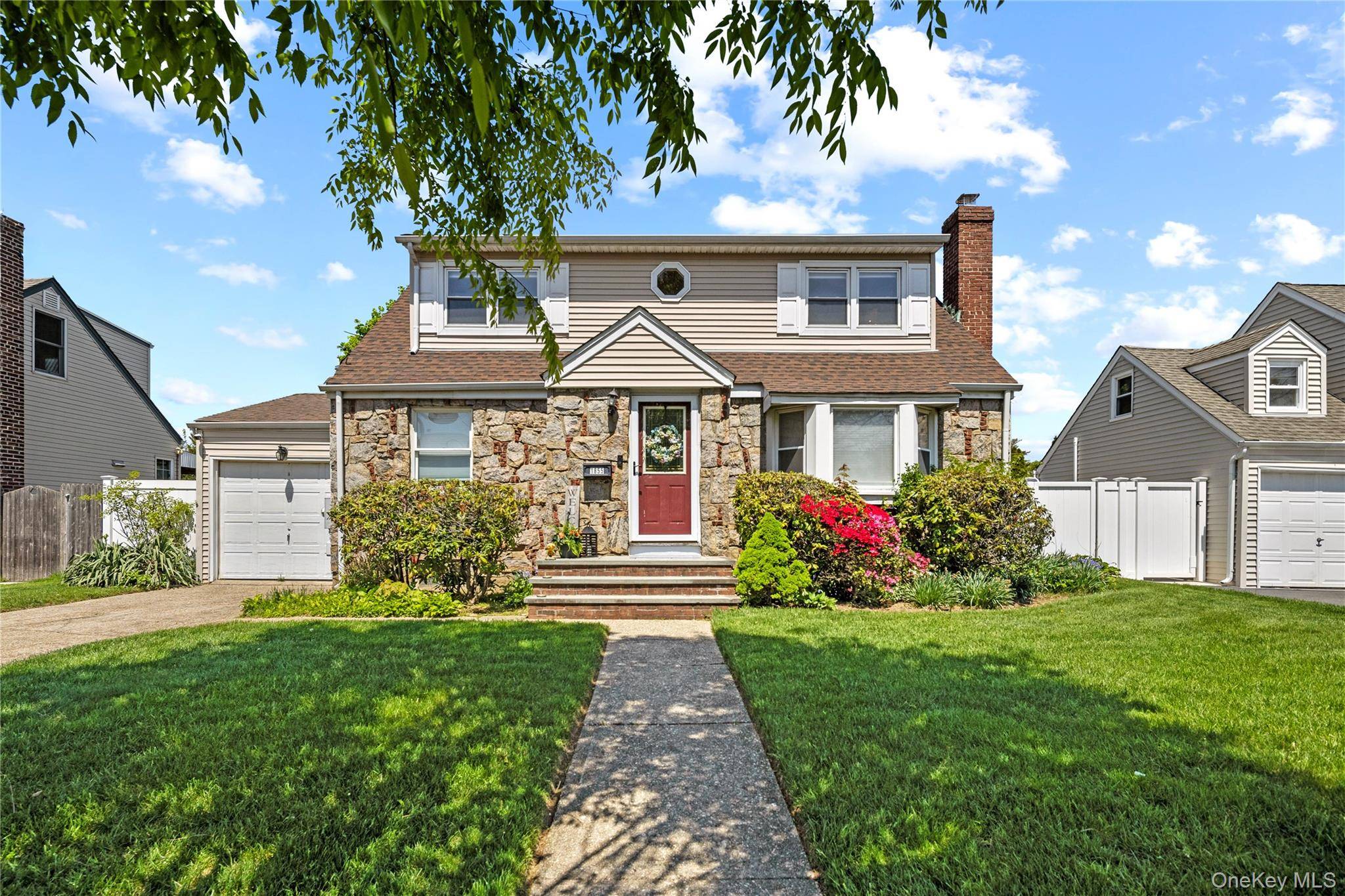 4 Bedroom Home for Sale in East Meadow - New York - USA - 2