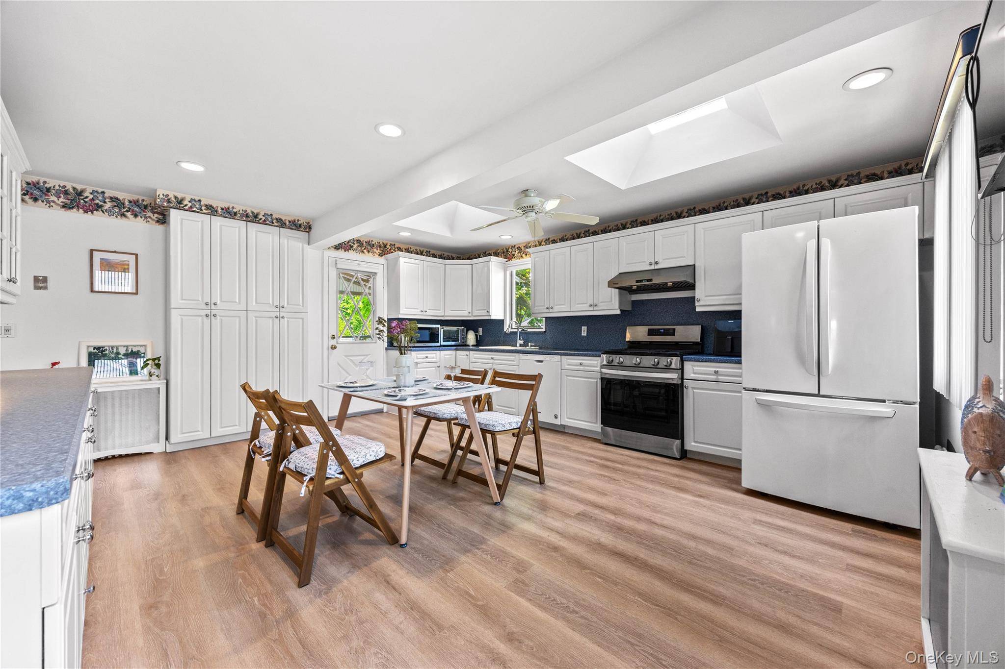 4 Bedroom Home for Sale in East Meadow - New York - USA - 5