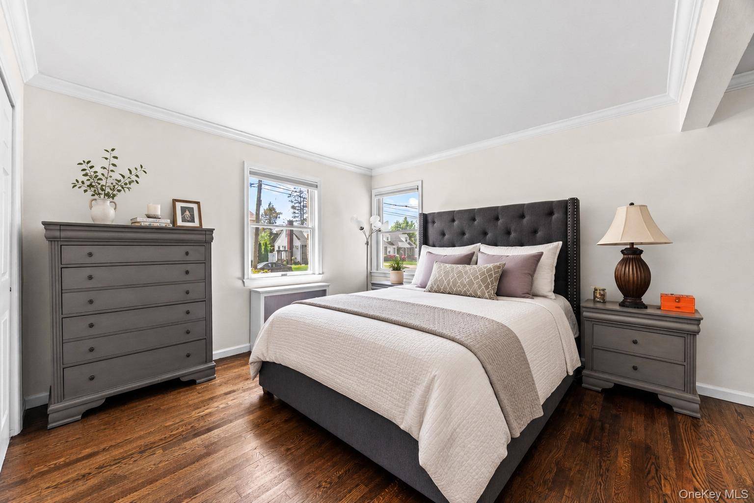 4 Bedroom Home for Sale in East Meadow - New York - USA - 7
